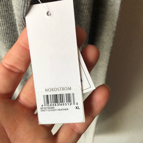 NWT Nordstrom BP LS Fitted Ribbed Scoop Neck Grey - Picture 6 of 11